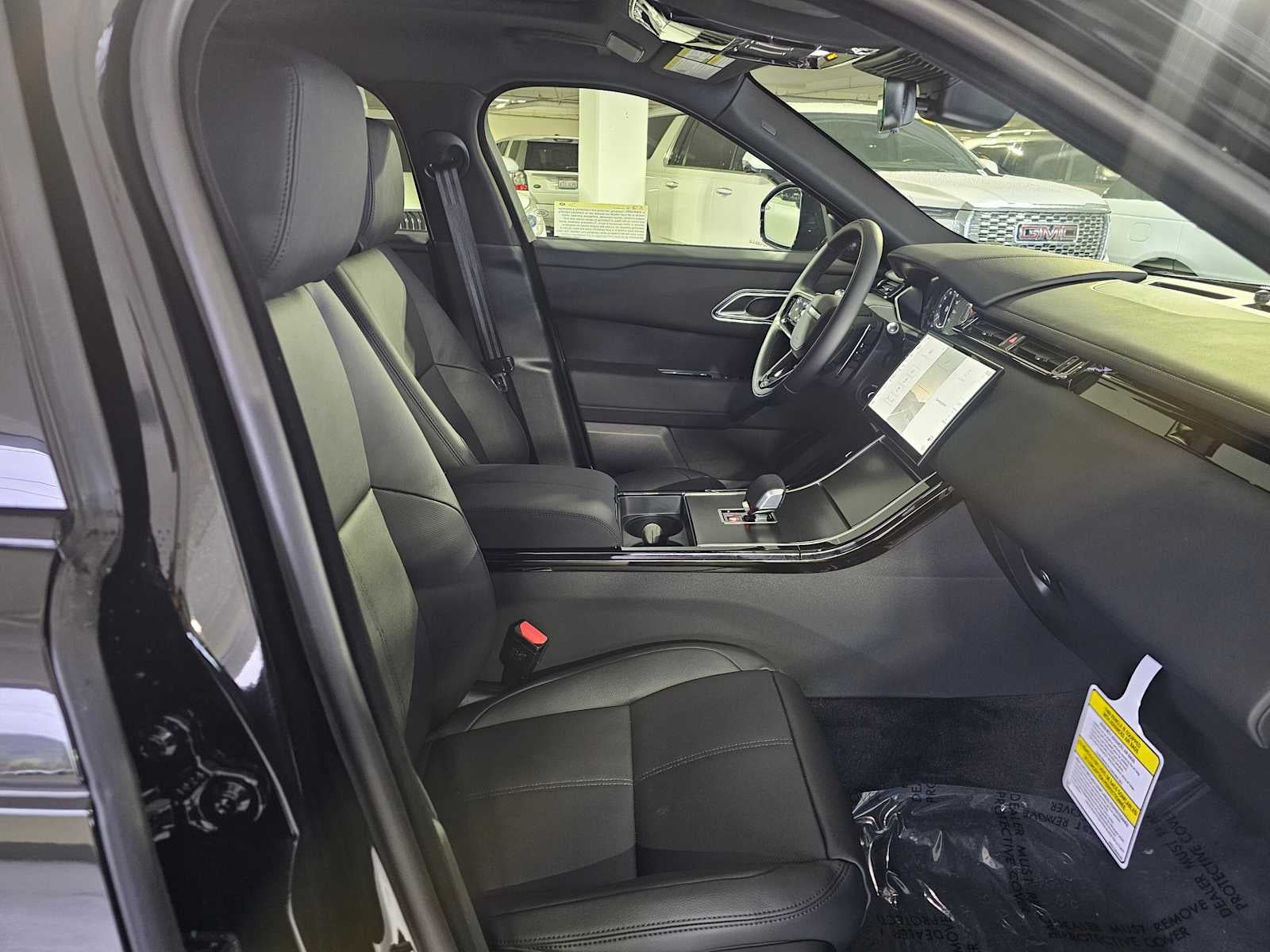 2026 Land Rover Range Rover Velar Dynamic SE