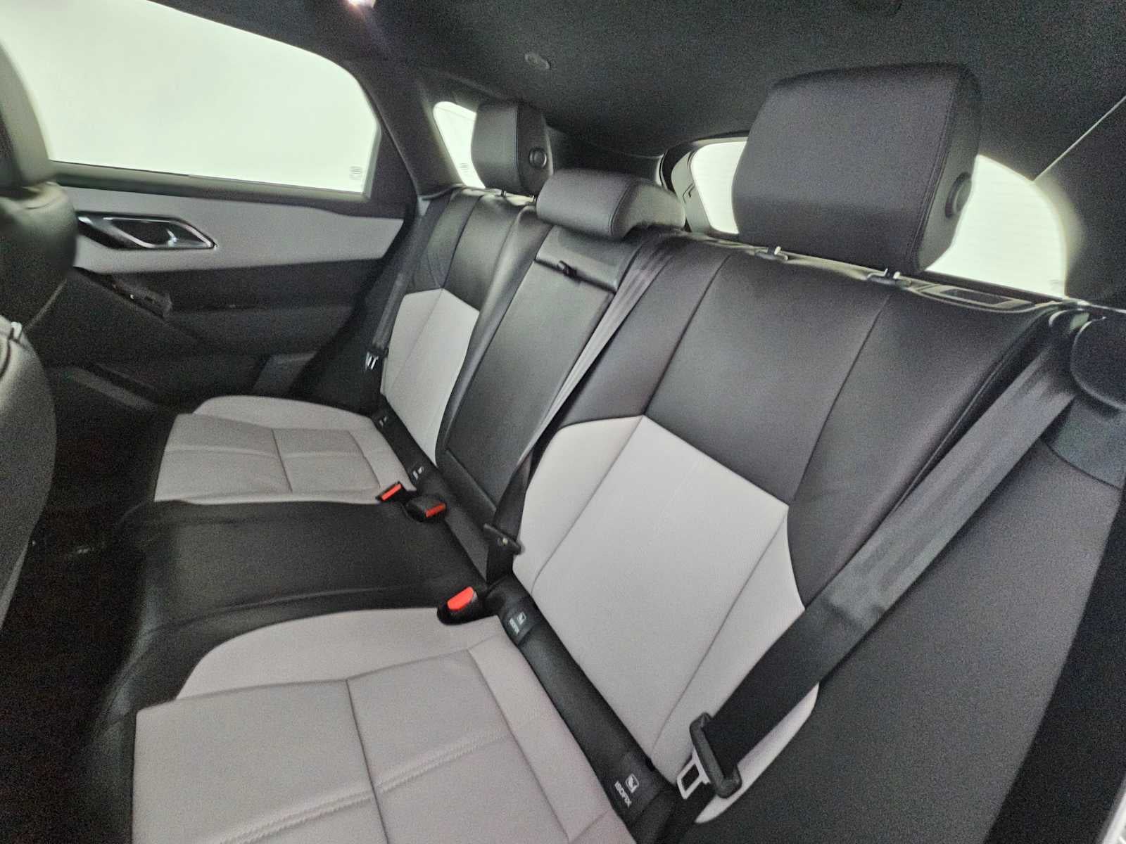 2026 Land Rover Range Rover Velar Dynamic SE