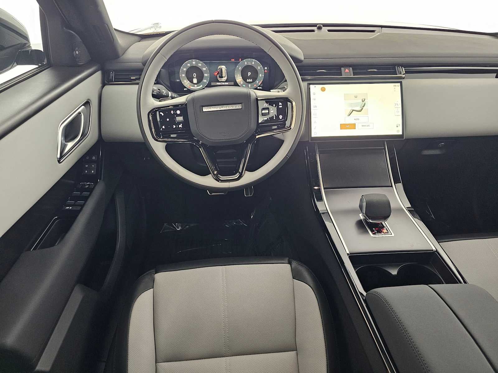 2026 Land Rover Range Rover Velar Dynamic SE
