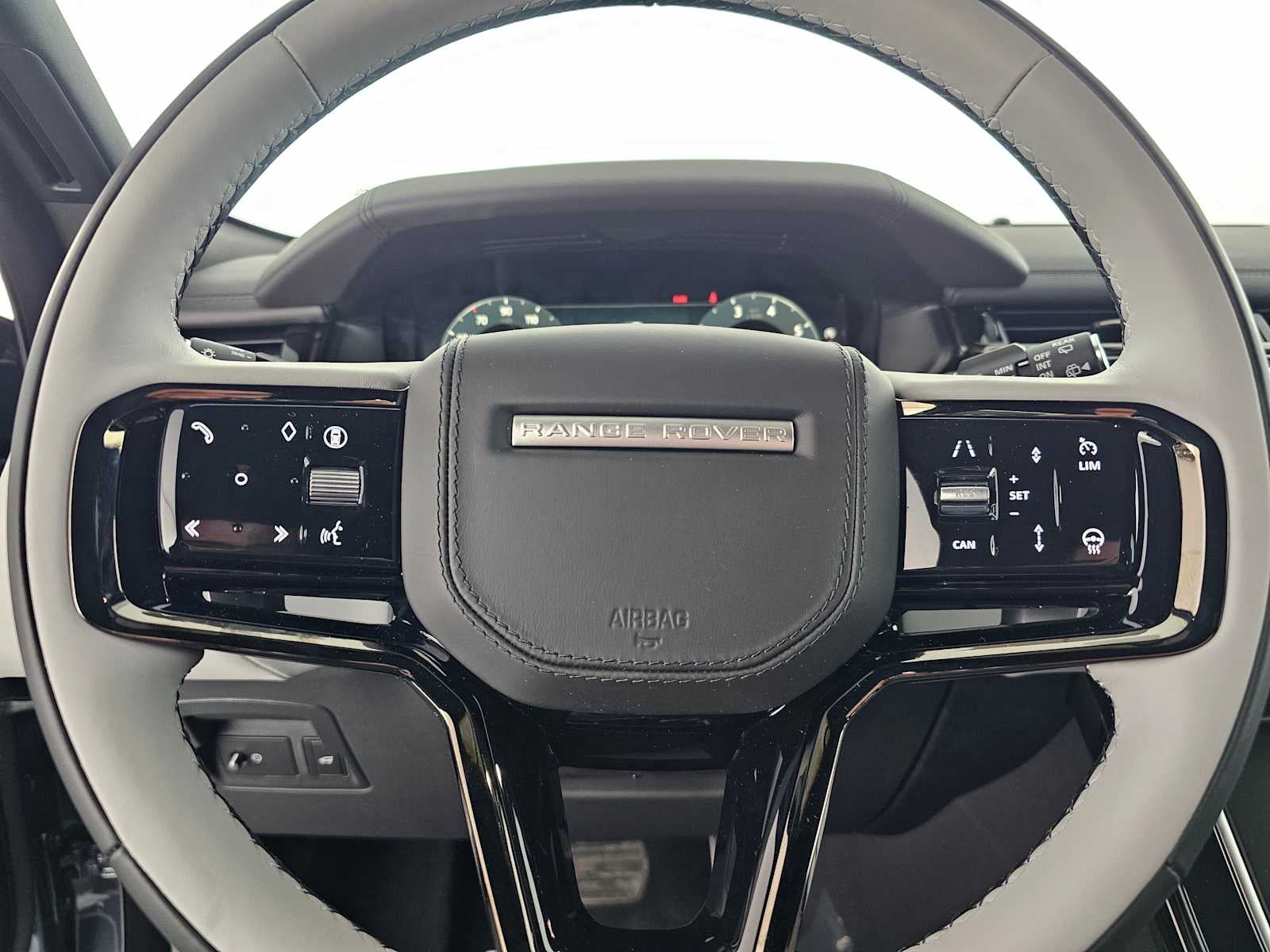 2026 Land Rover Range Rover Velar Dynamic SE