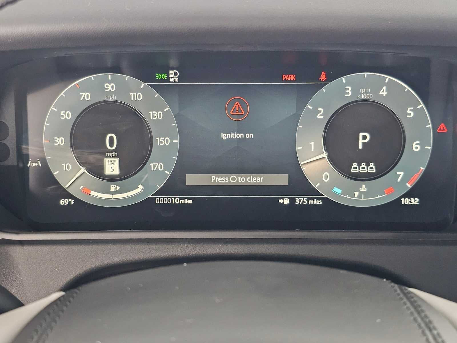 2026 Land Rover Range Rover Velar Dynamic SE