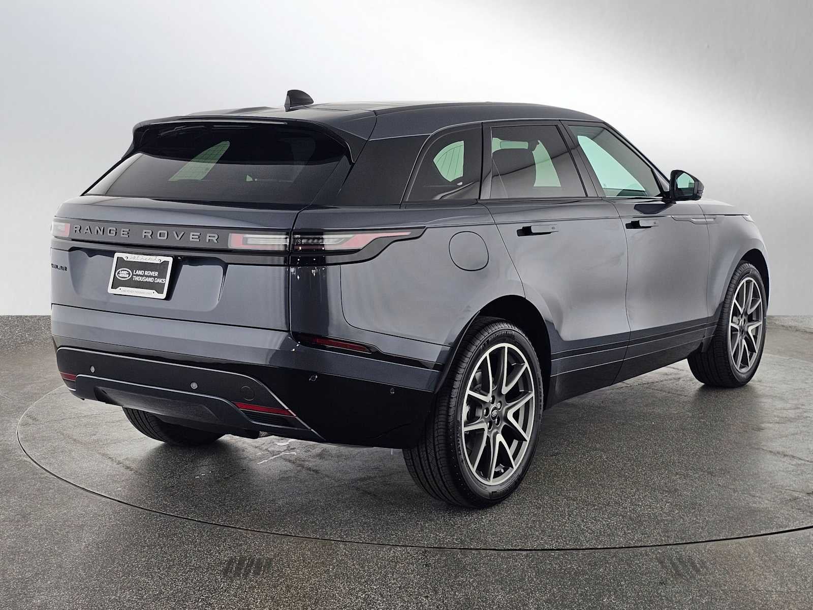 2026 Land Rover Range Rover Velar Dynamic SE