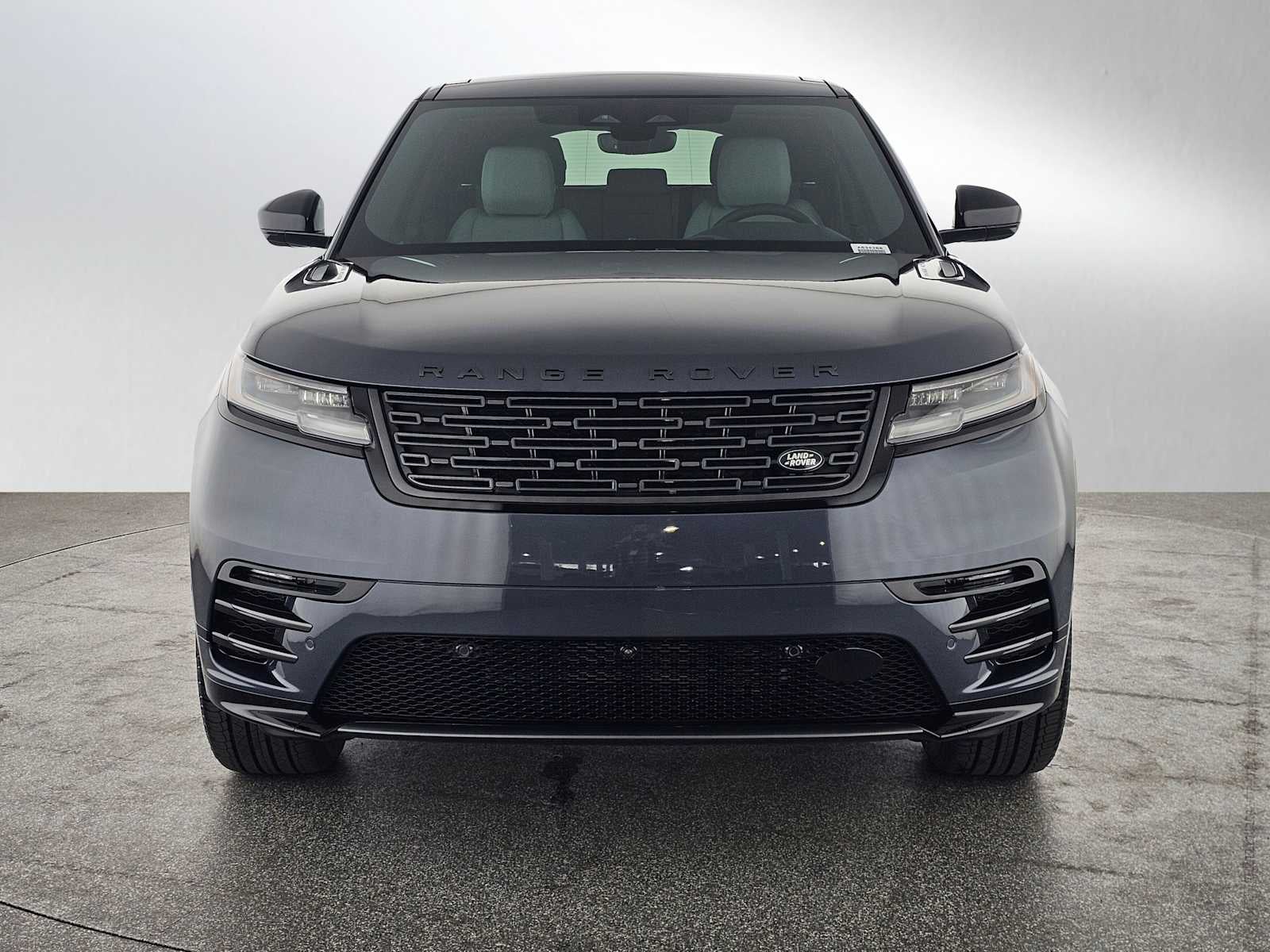 2026 Land Rover Range Rover Velar Dynamic SE