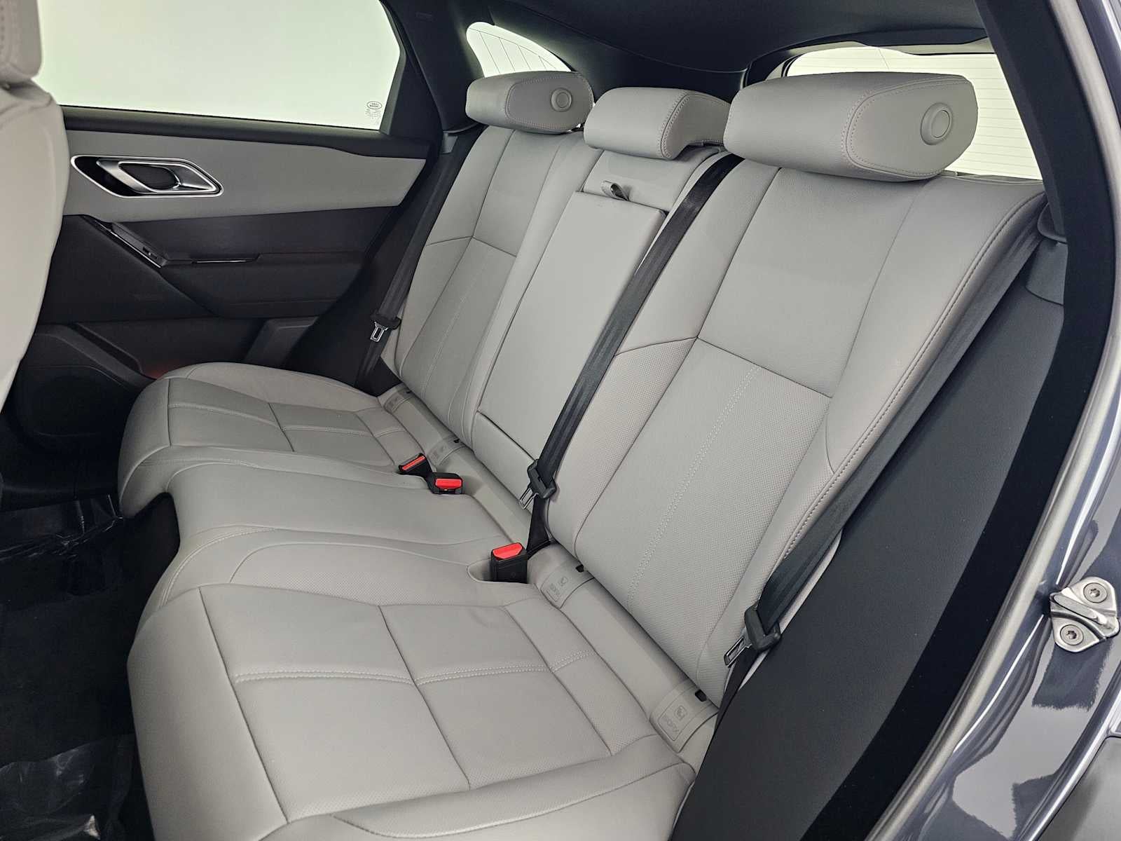 2026 Land Rover Range Rover Velar Dynamic SE