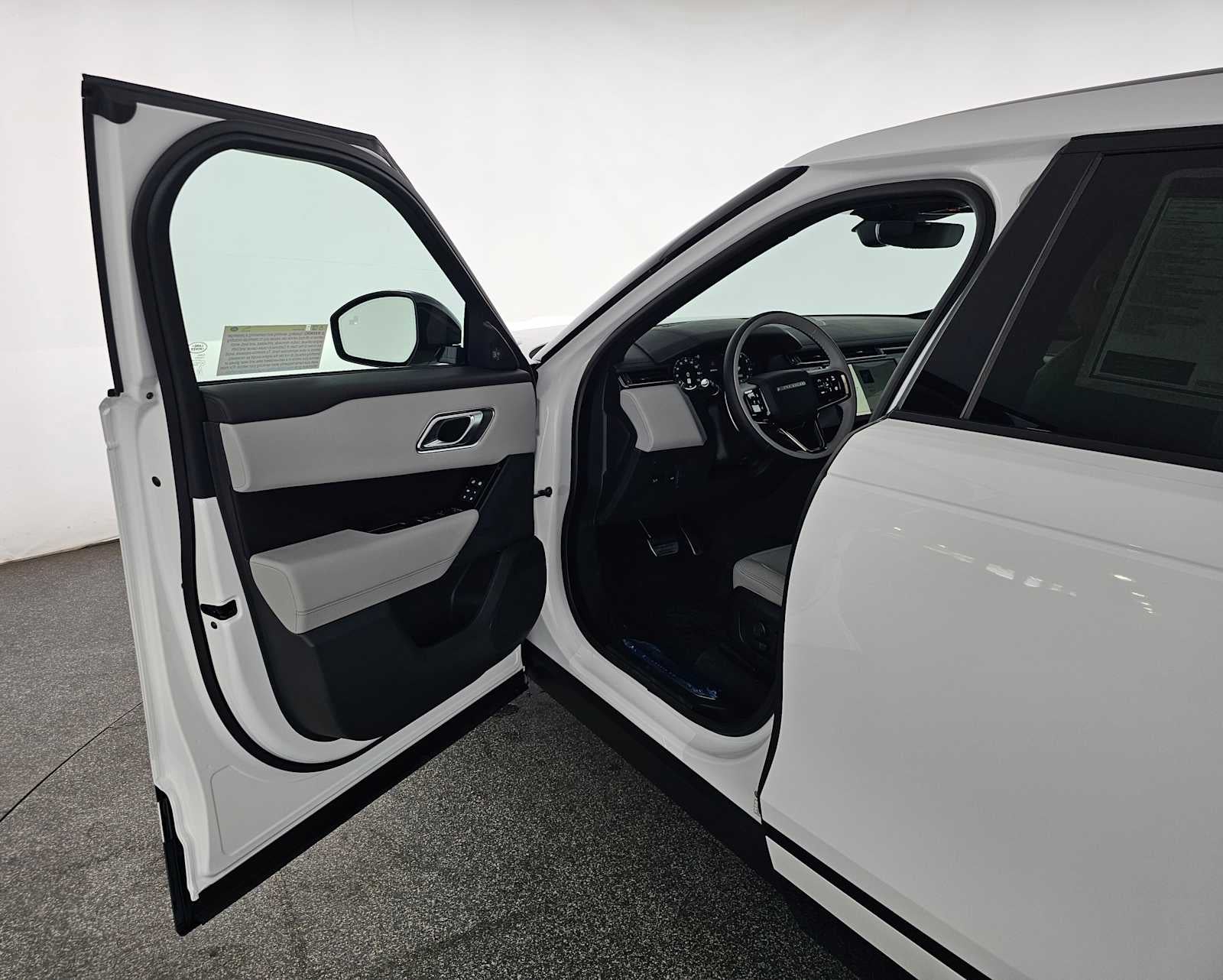 2026 Land Rover Range Rover Velar Belgravia Edition
