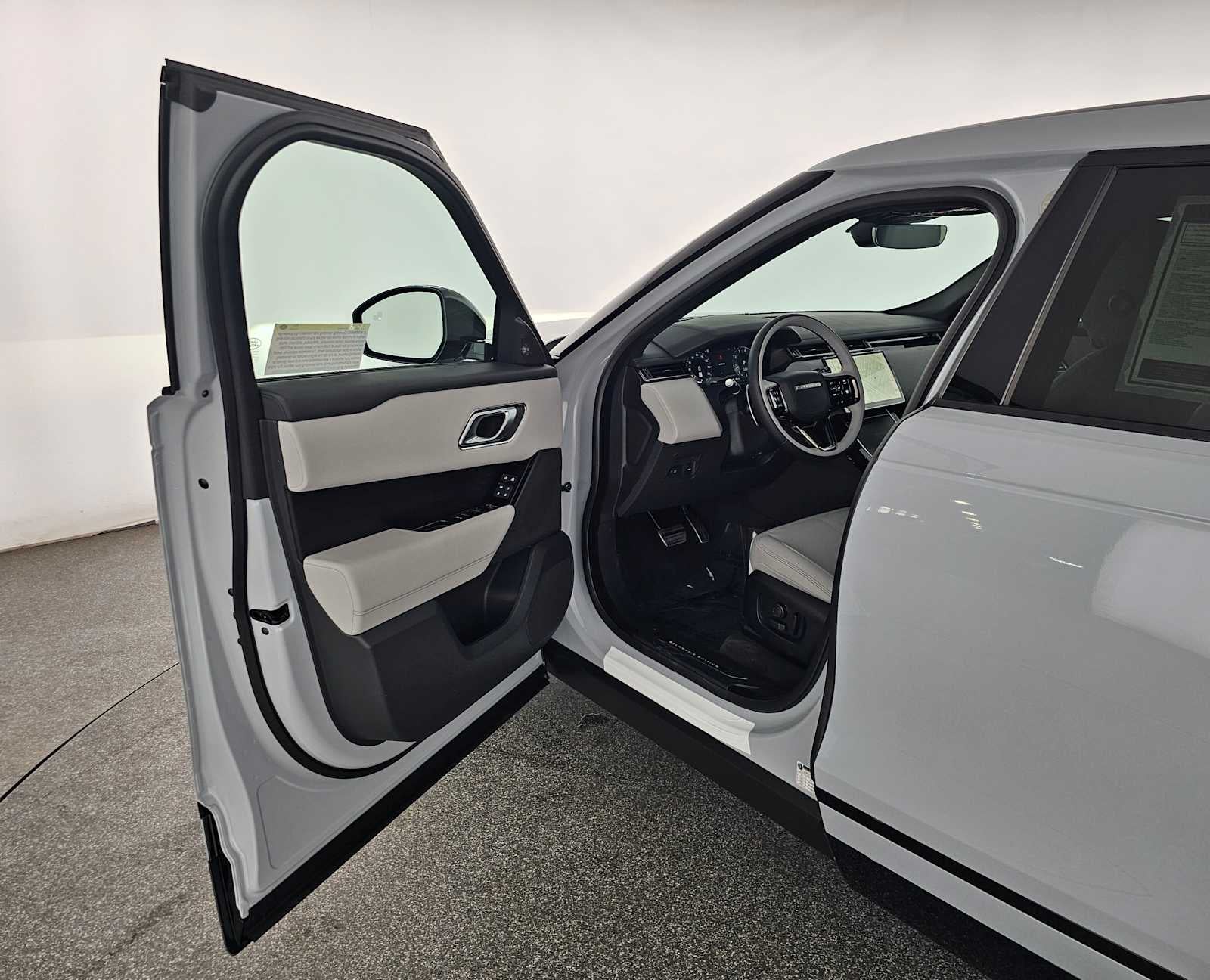 2026 Land Rover Range Rover Velar Belgravia Edition