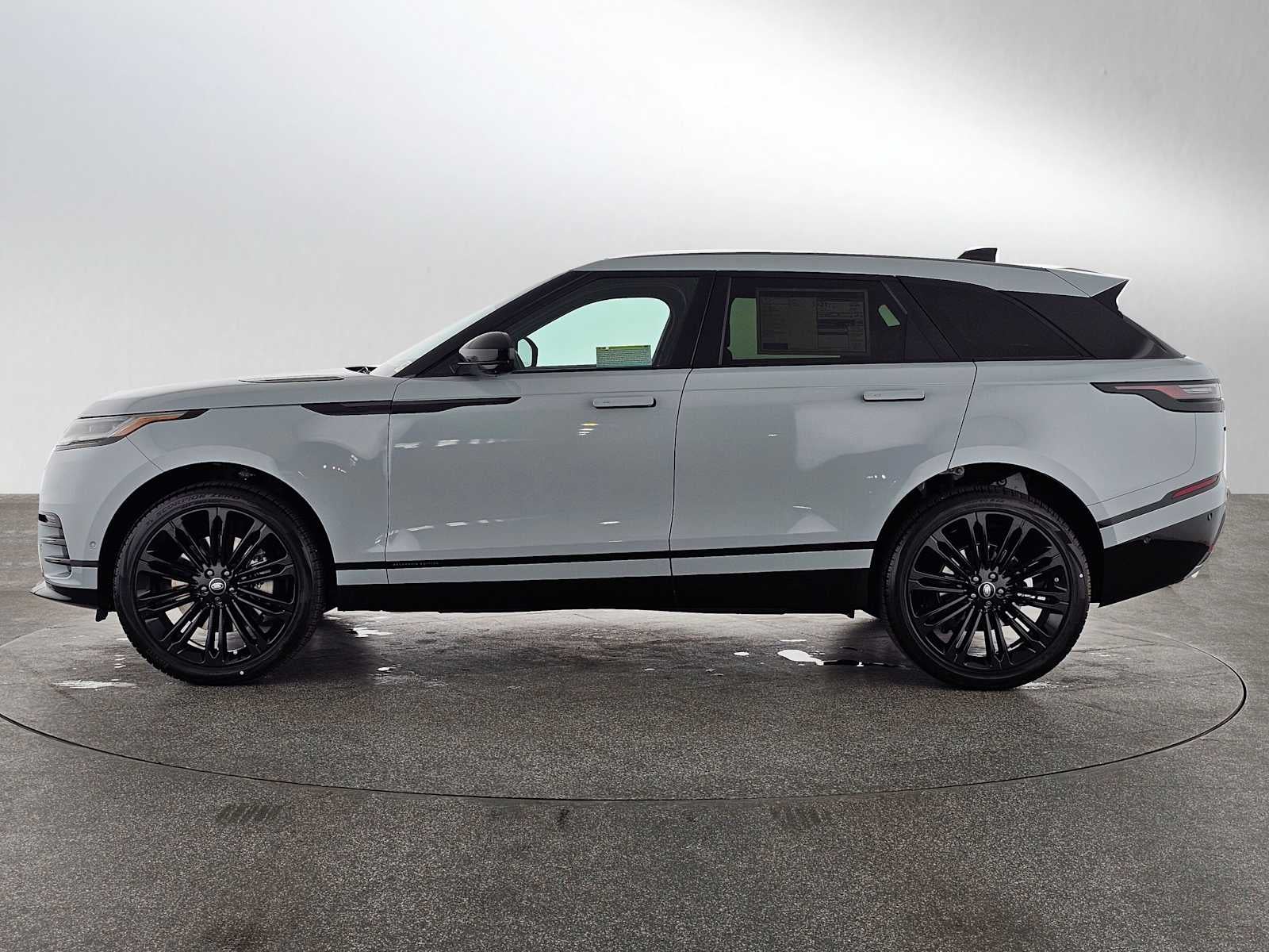 2026 Land Rover Range Rover Velar Belgravia Edition