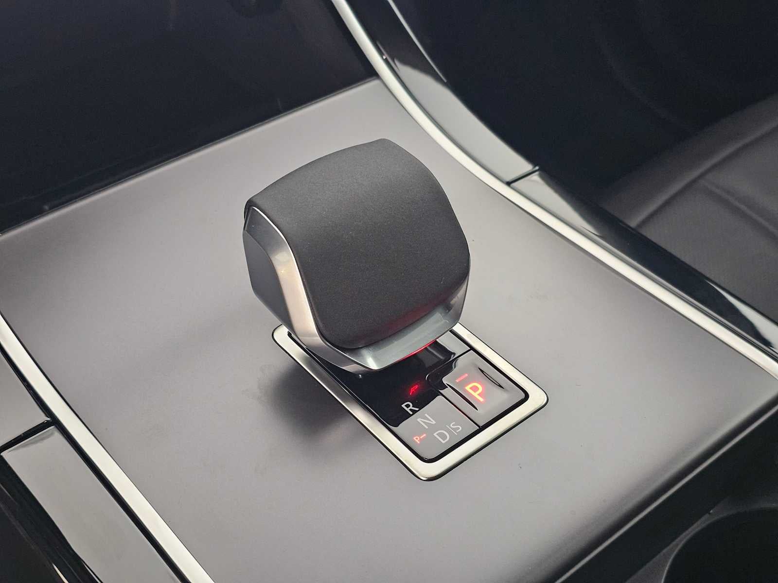 2026 Land Rover Range Rover Evoque Core S