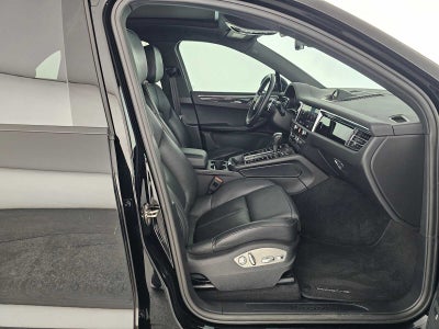 2023 Porsche Macan AWD