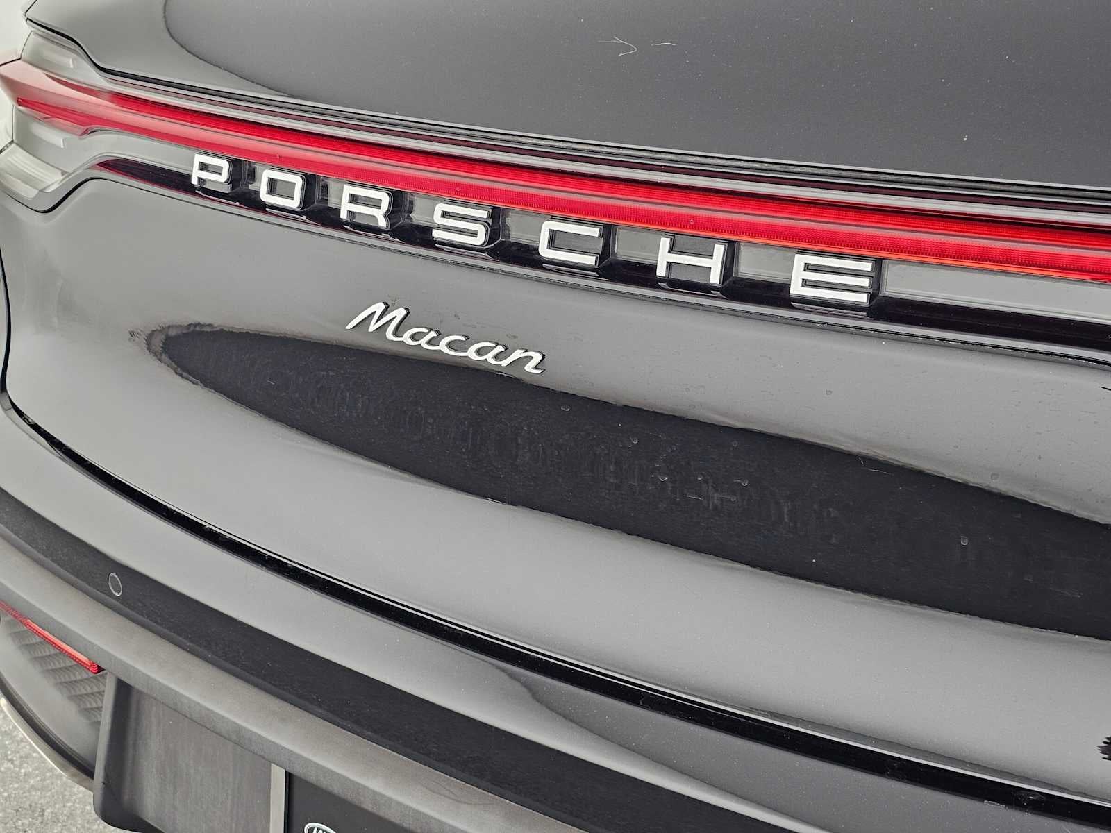 2023 Porsche Macan AWD