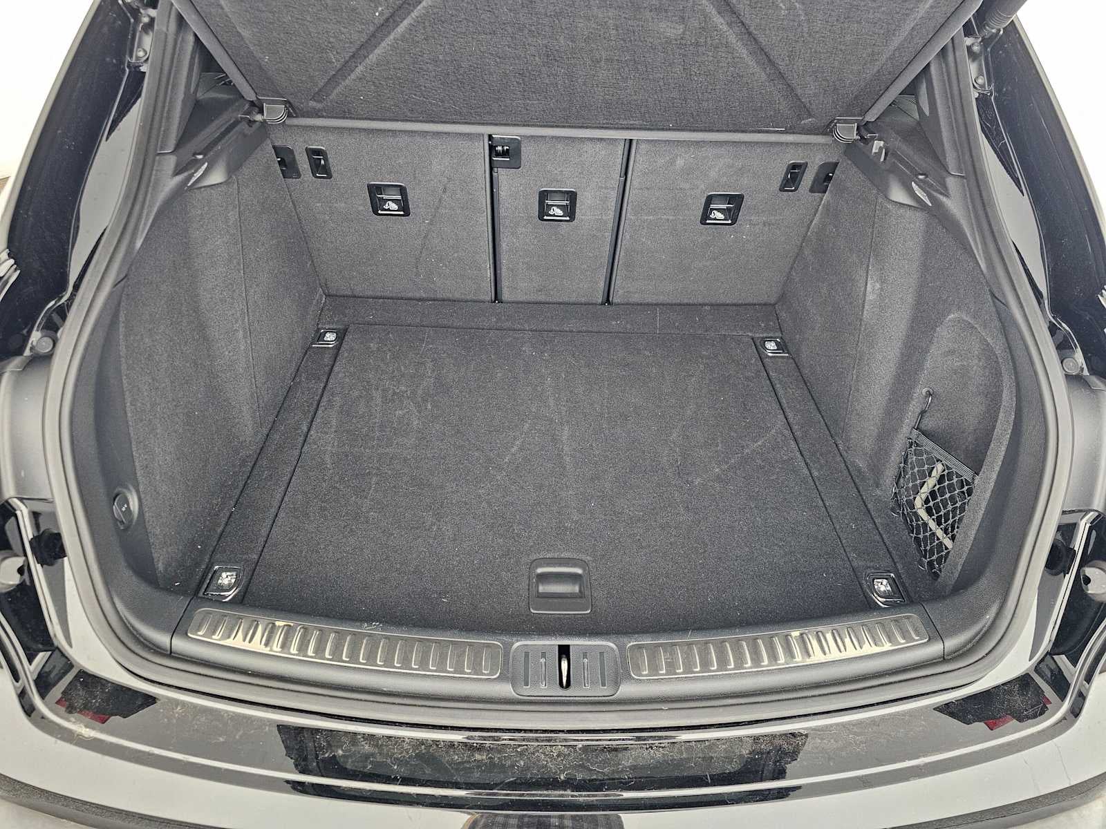 2023 Porsche Macan AWD