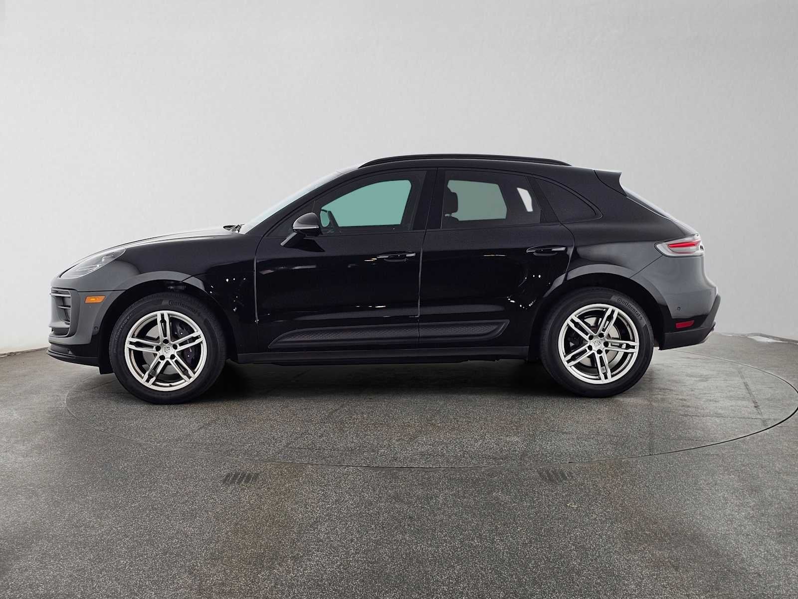 2023 Porsche Macan AWD