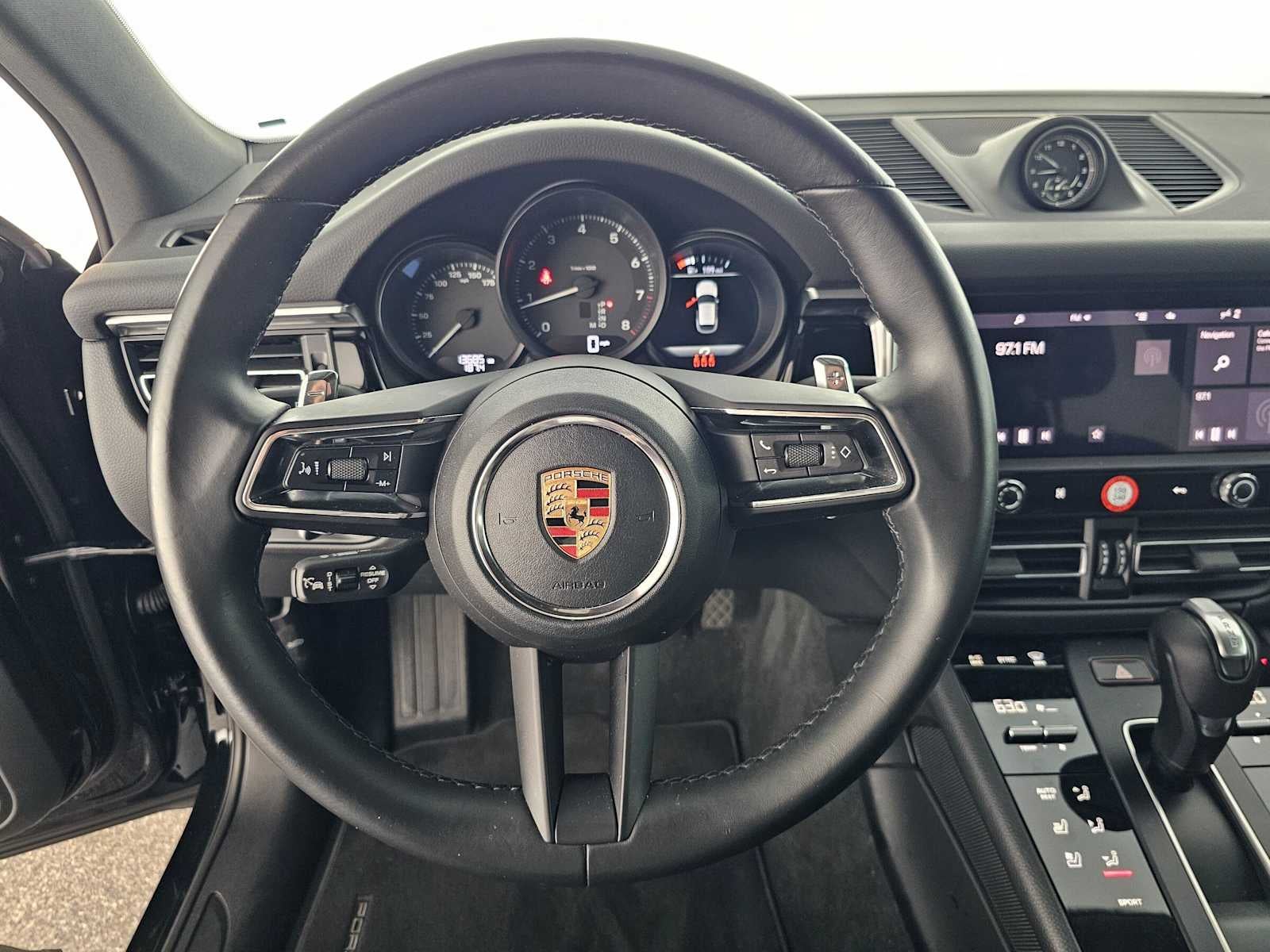 2023 Porsche Macan AWD