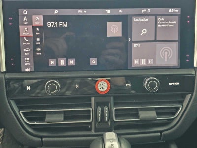 2023 Porsche Macan AWD