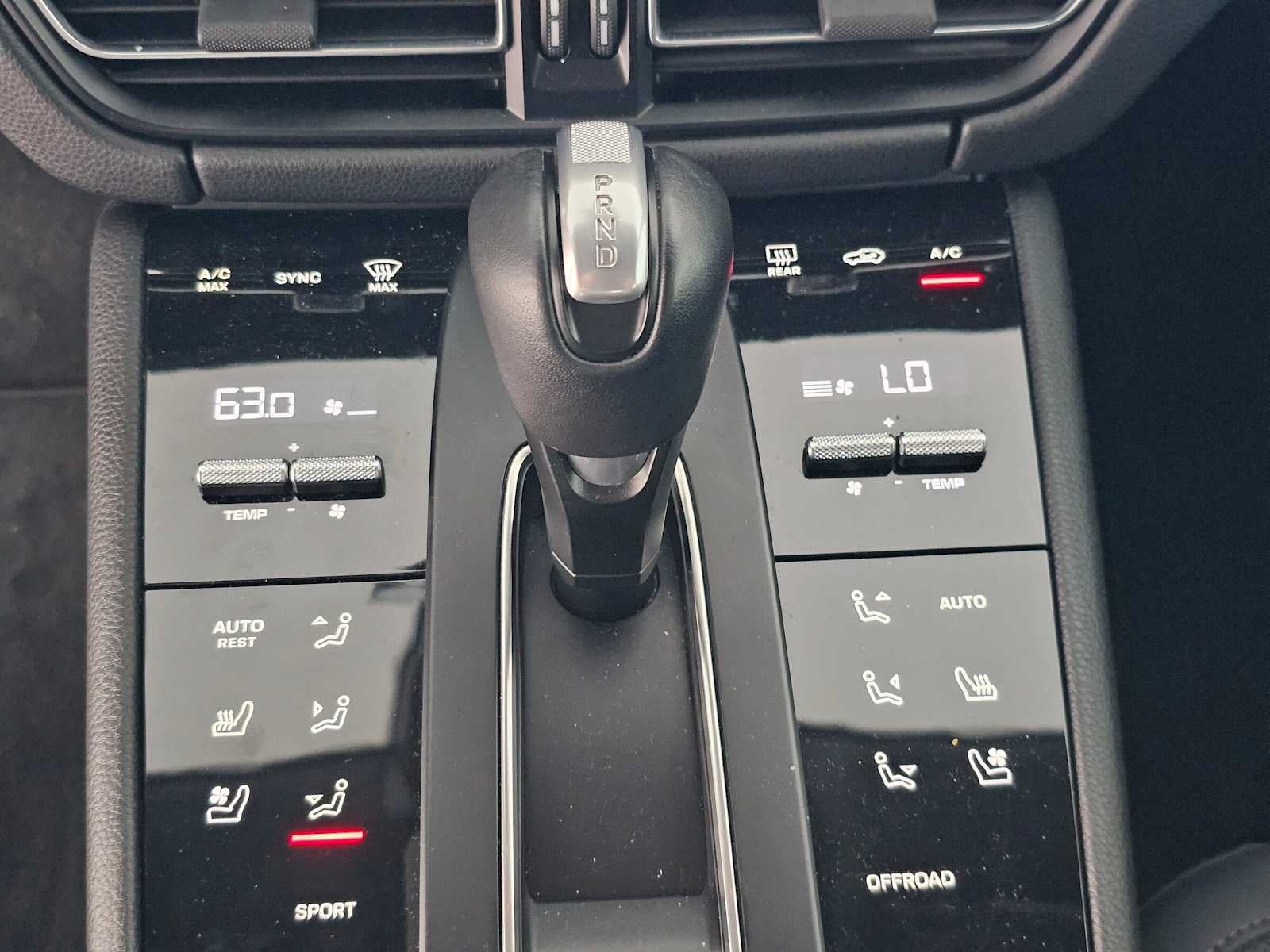2023 Porsche Macan AWD