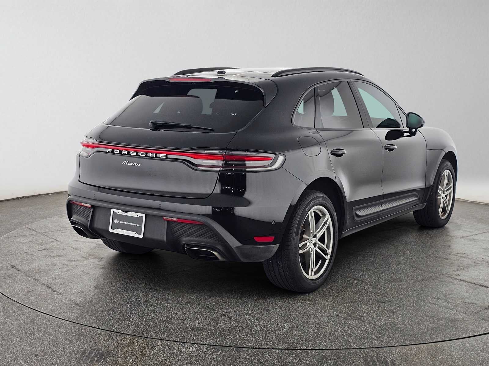 2023 Porsche Macan AWD