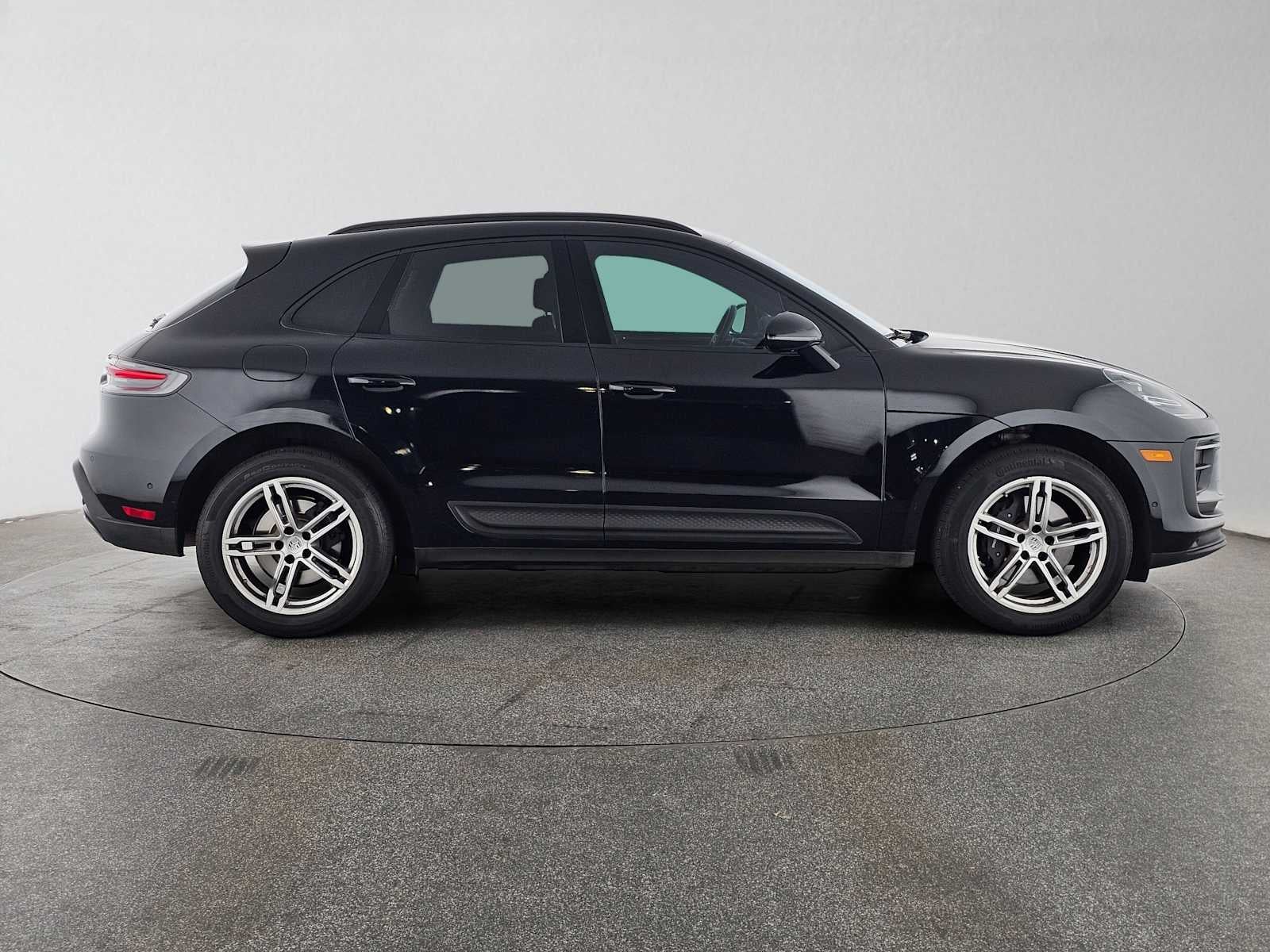 2023 Porsche Macan AWD