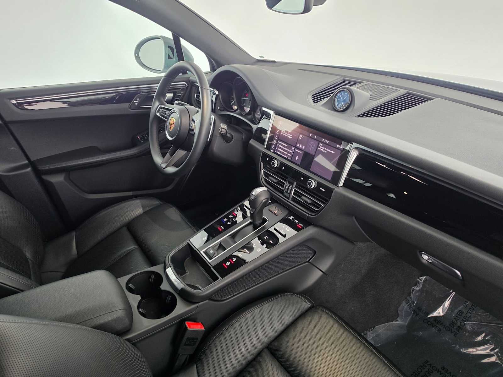 2025 Porsche Macan AWD