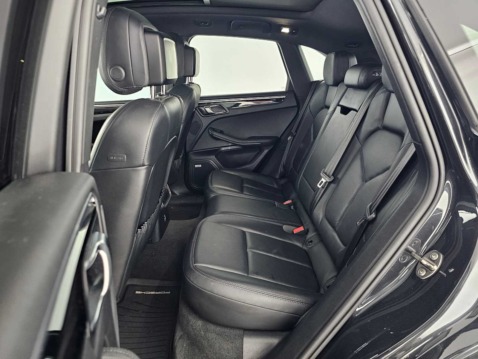 2021 Porsche Macan AWD