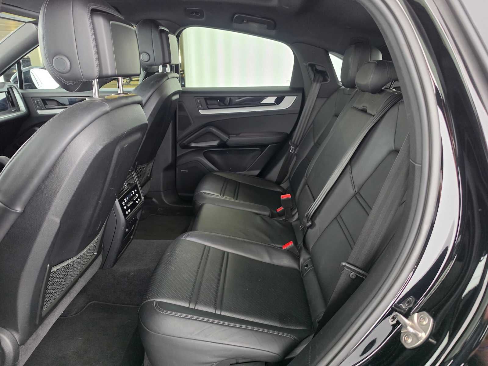 2024 Porsche Cayenne Coupe AWD