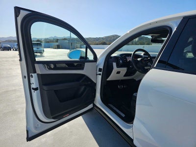 2025 Porsche Cayenne S