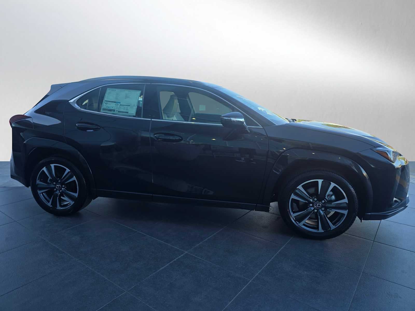 2026 Lexus UX 300h PREMIUM AWD