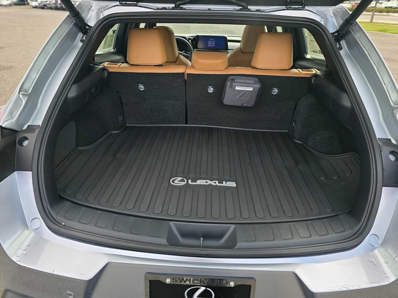 2026 Lexus UX 300h PREMIUM AWD