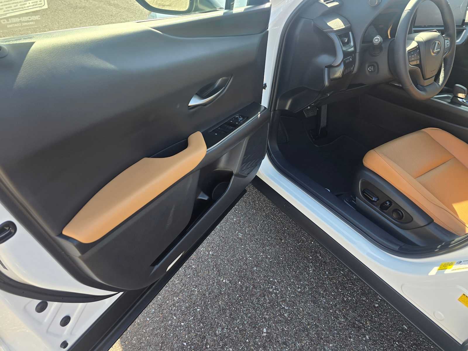2026 Lexus UX 300h PREMIUM