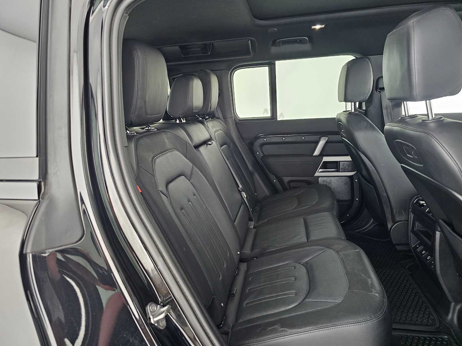 2022 Land Rover Defender X-Dynamic SE