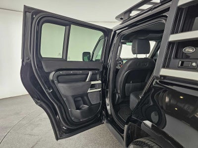 2022 Land Rover Defender X-Dynamic SE