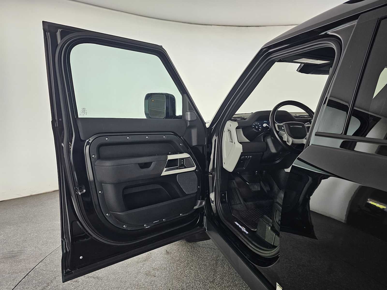 2022 Land Rover Defender X-Dynamic SE