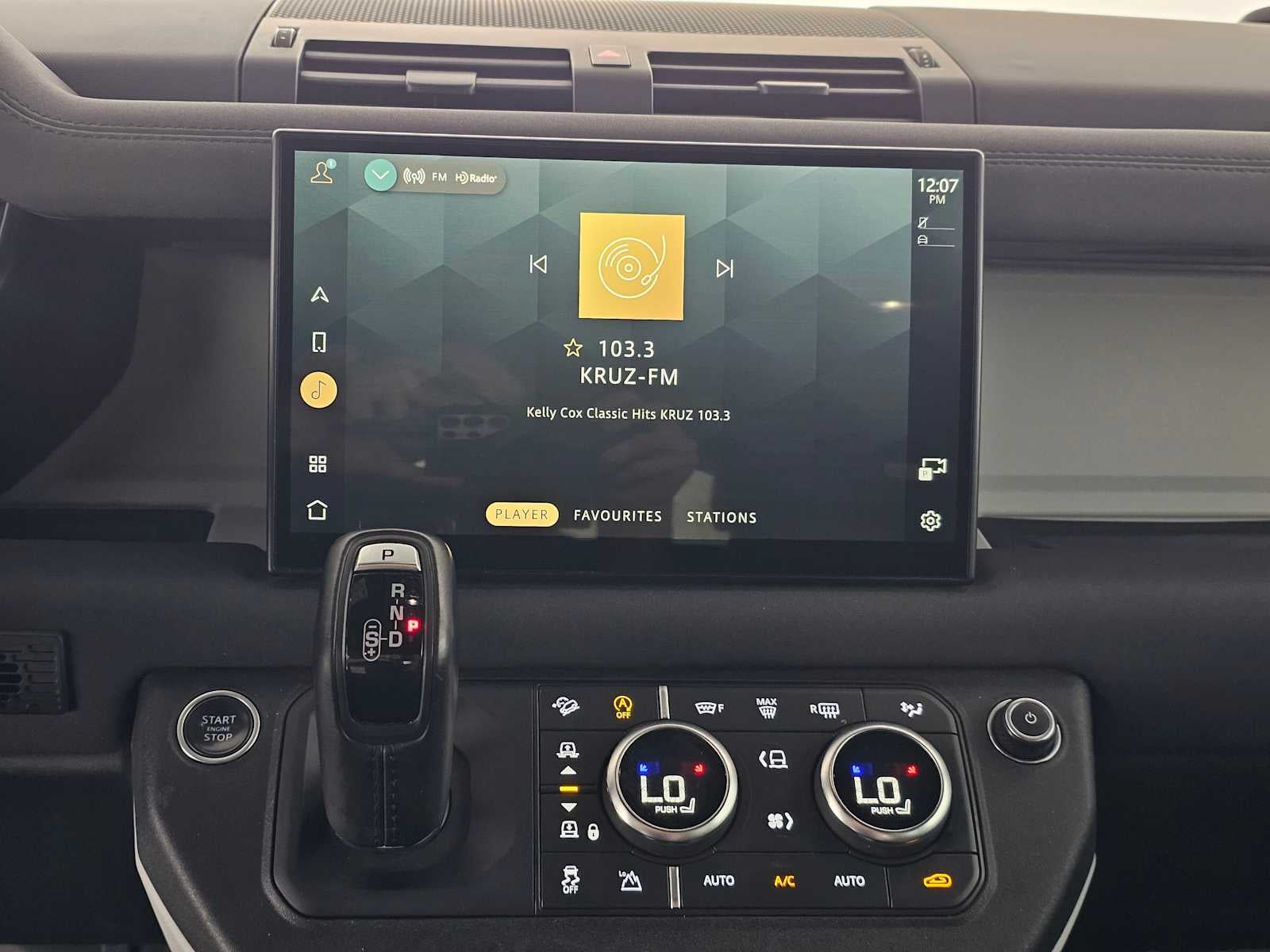 2022 Land Rover Defender X-Dynamic SE