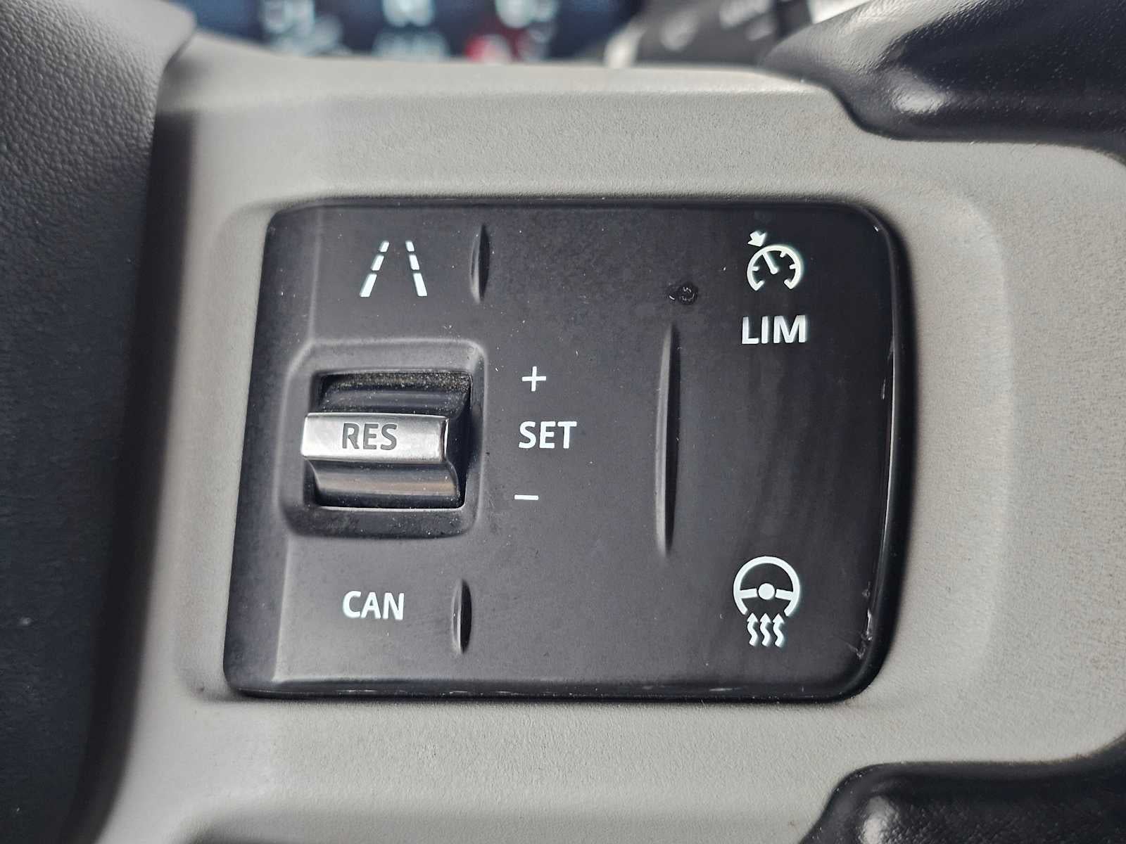 2022 Land Rover Defender X-Dynamic SE