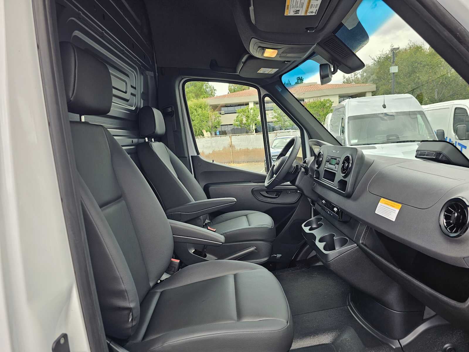 2025 Mercedes-Benz Sprinter 2500 Standard Roof I4 Diesel 144" RWD