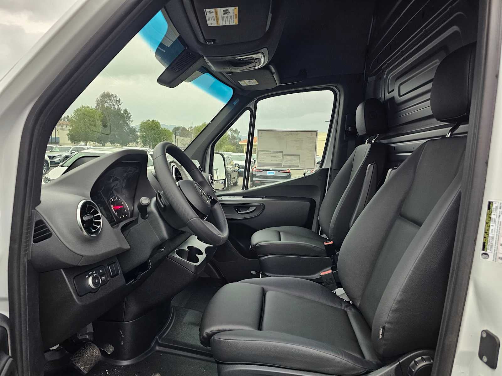 2025 Mercedes-Benz Sprinter 2500 Standard Roof I4 Diesel 144" RWD