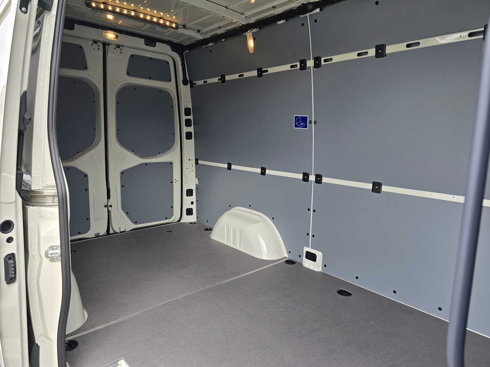 2025 Mercedes-Benz Sprinter 2500 Standard Roof I4 Diesel 144" RWD
