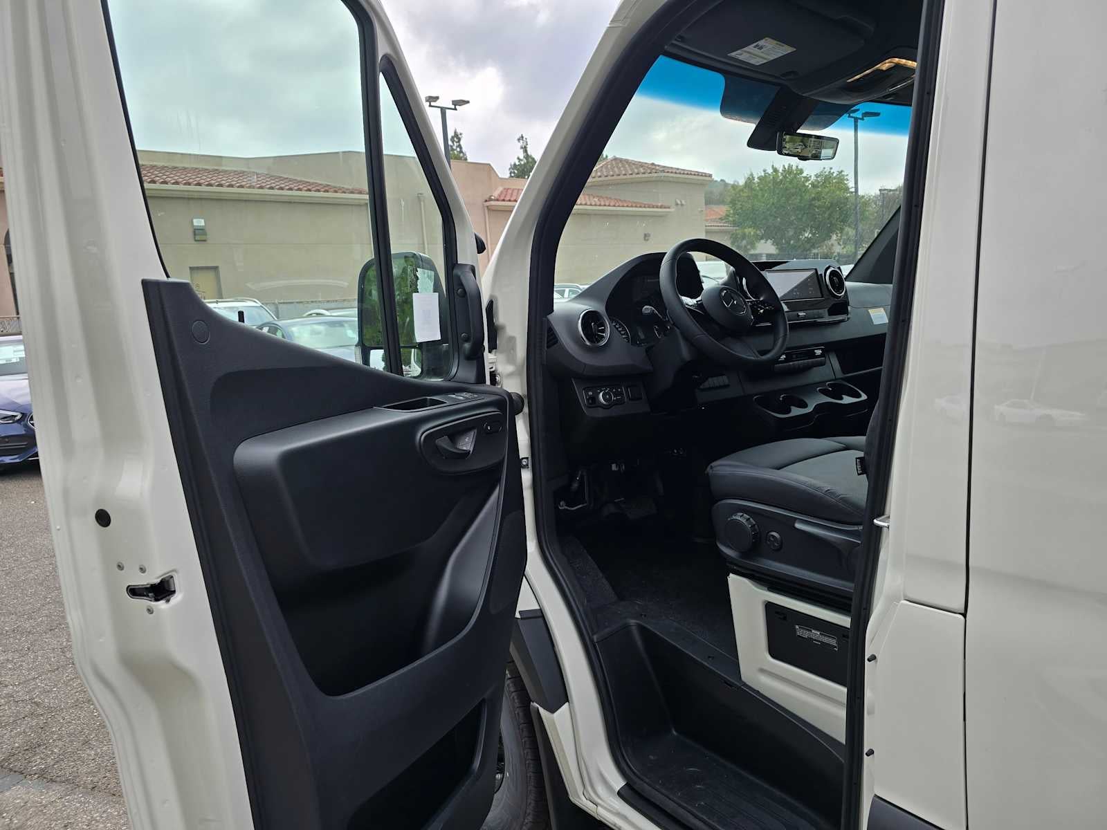 2025 Mercedes-Benz Sprinter 2500 Standard Roof I4 Diesel 144" RWD