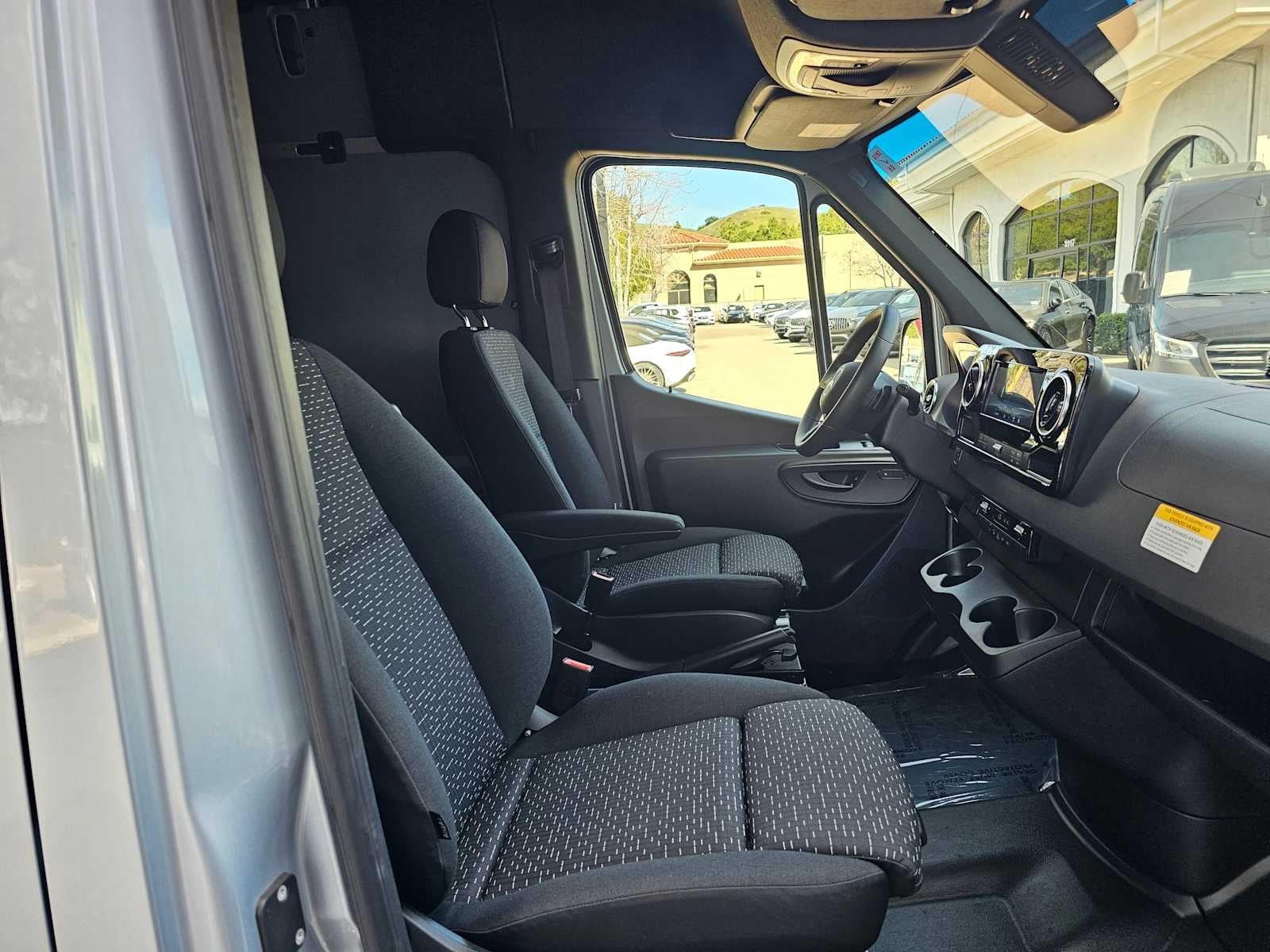 2025 Mercedes-Benz Sprinter 2500 High Roof I4 Diesel HO 170" RWD