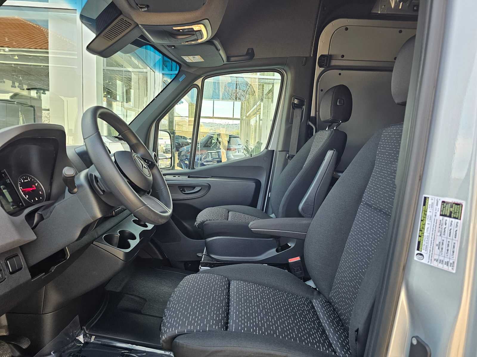 2025 Mercedes-Benz Sprinter 2500 High Roof I4 Diesel HO 170" RWD