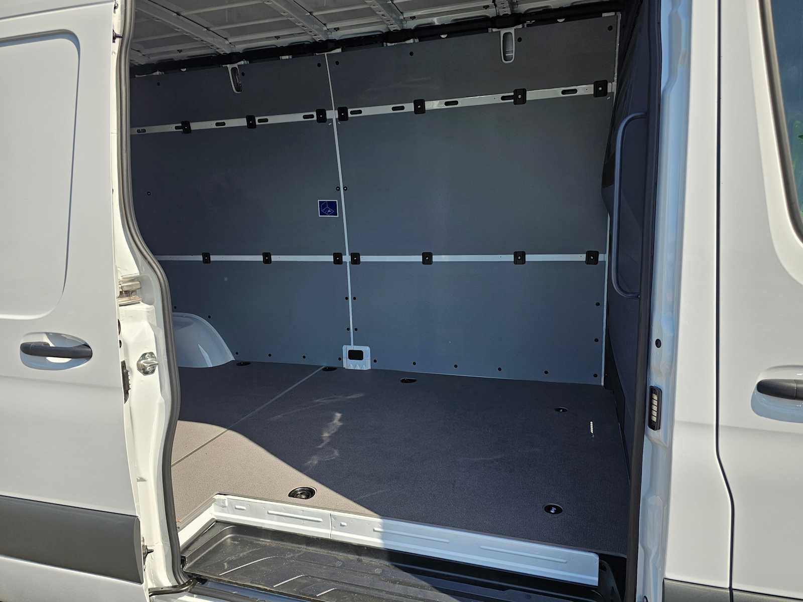 2025 Mercedes-Benz Sprinter 2500 High Roof I4 Diesel HO 170" RWD