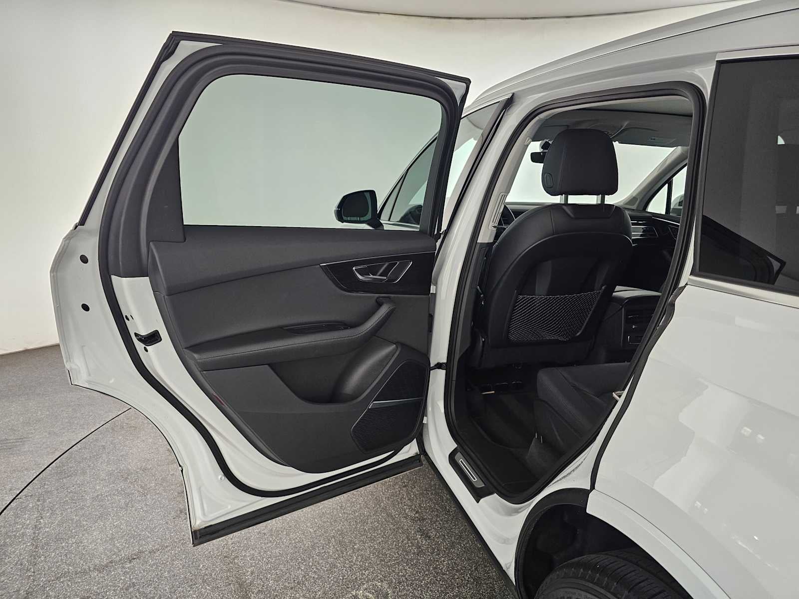2023 Audi Q7 Premium Plus