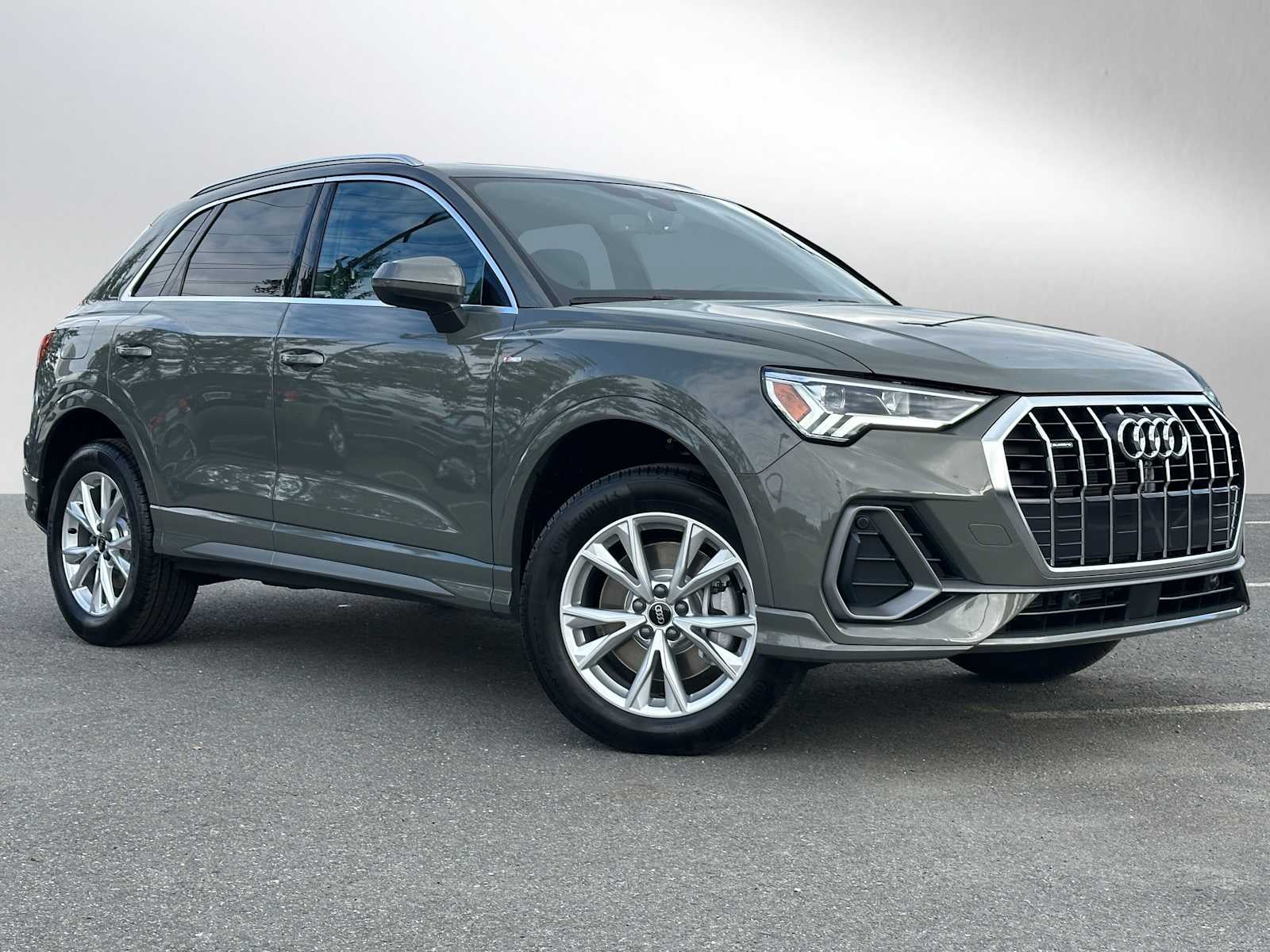 2025 Audi Q3 Base