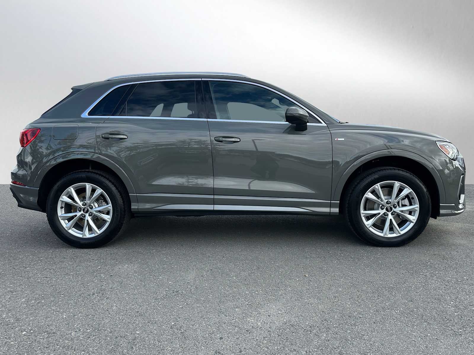 2025 Audi Q3 Base