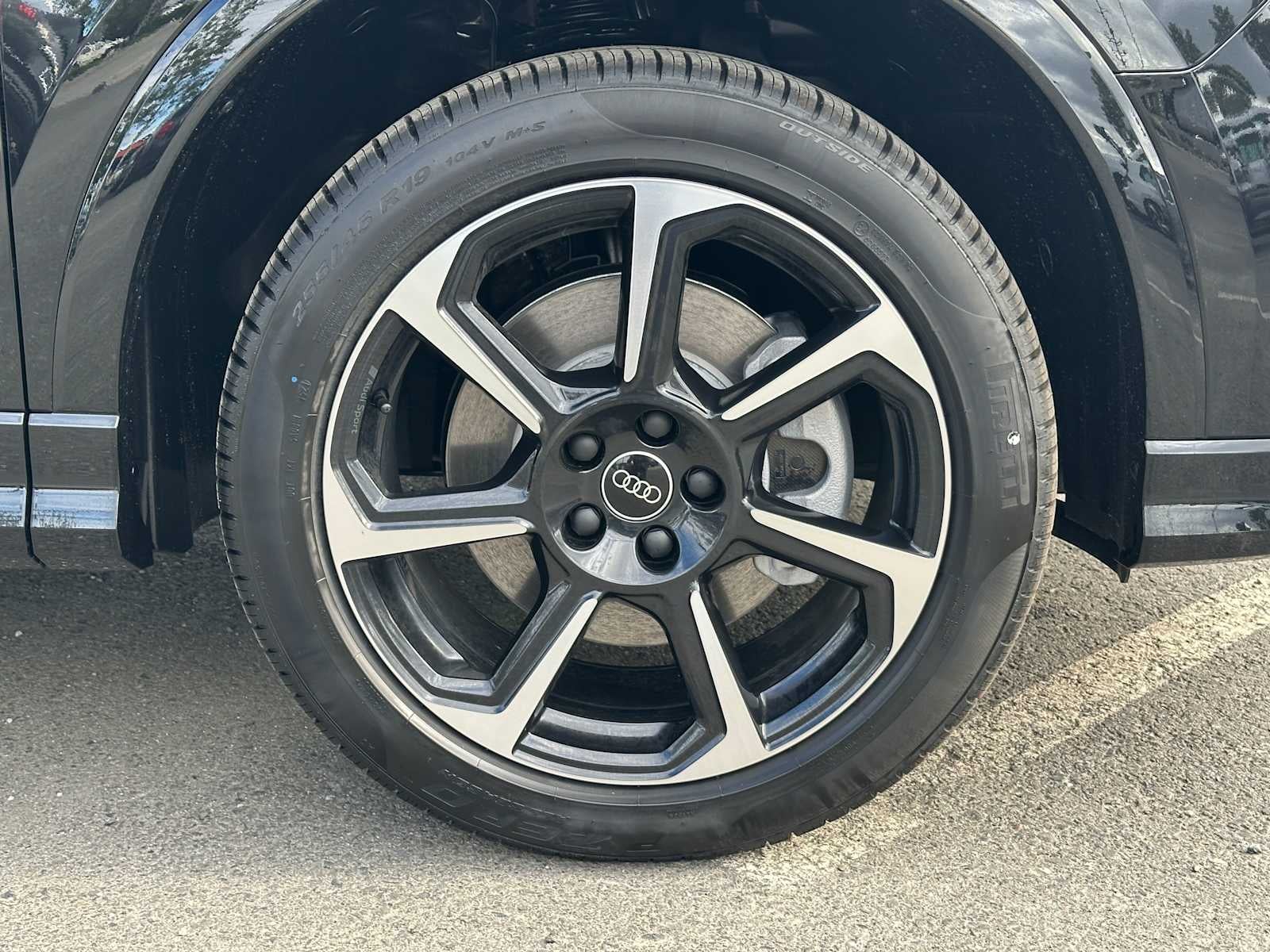 2025 Audi Q3 Base