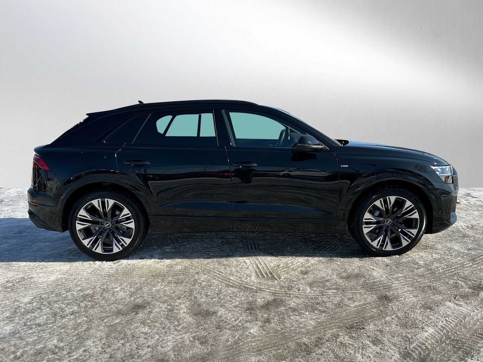 2026 Audi Q8 Base