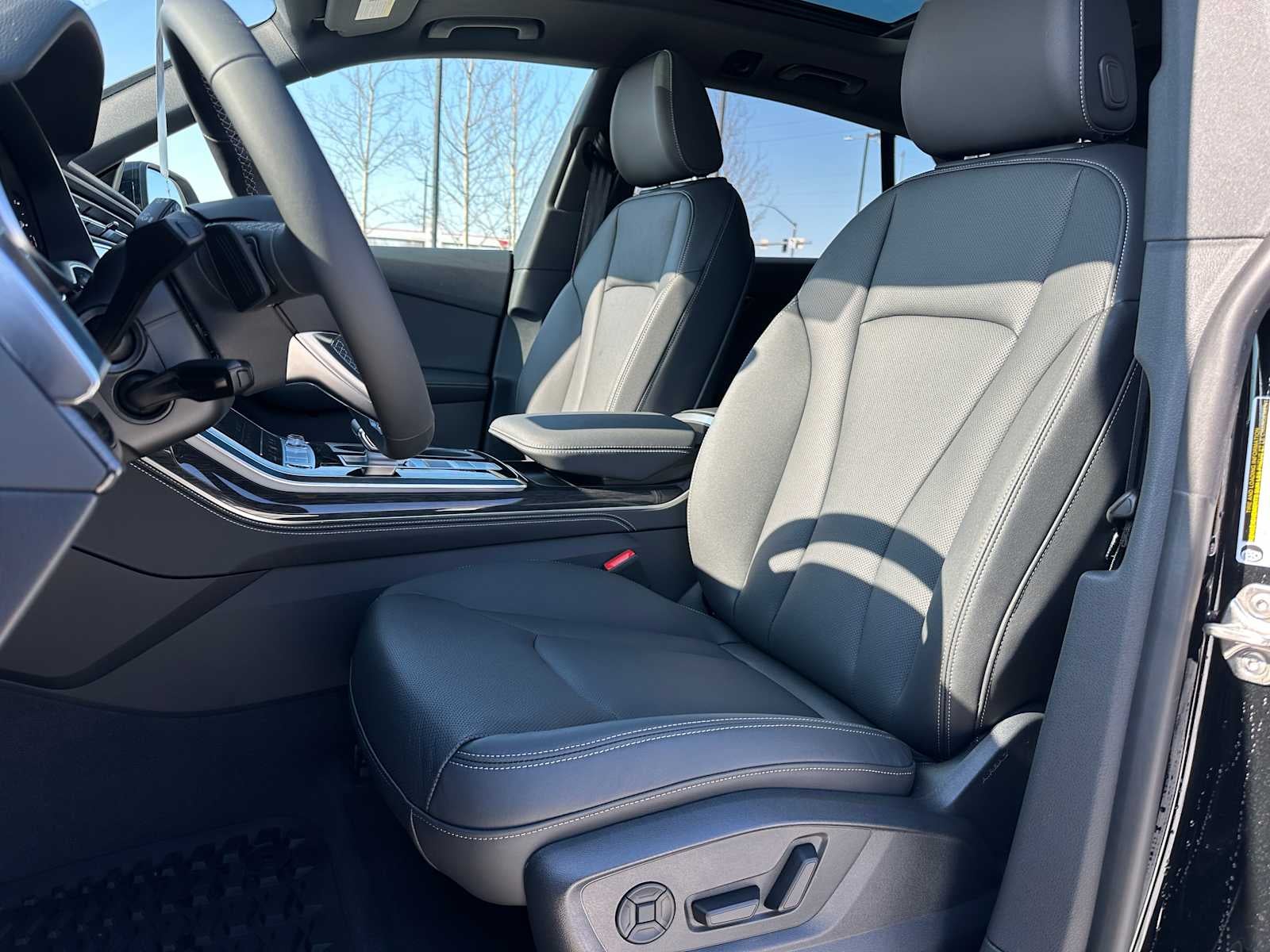 2026 Audi Q8 Base