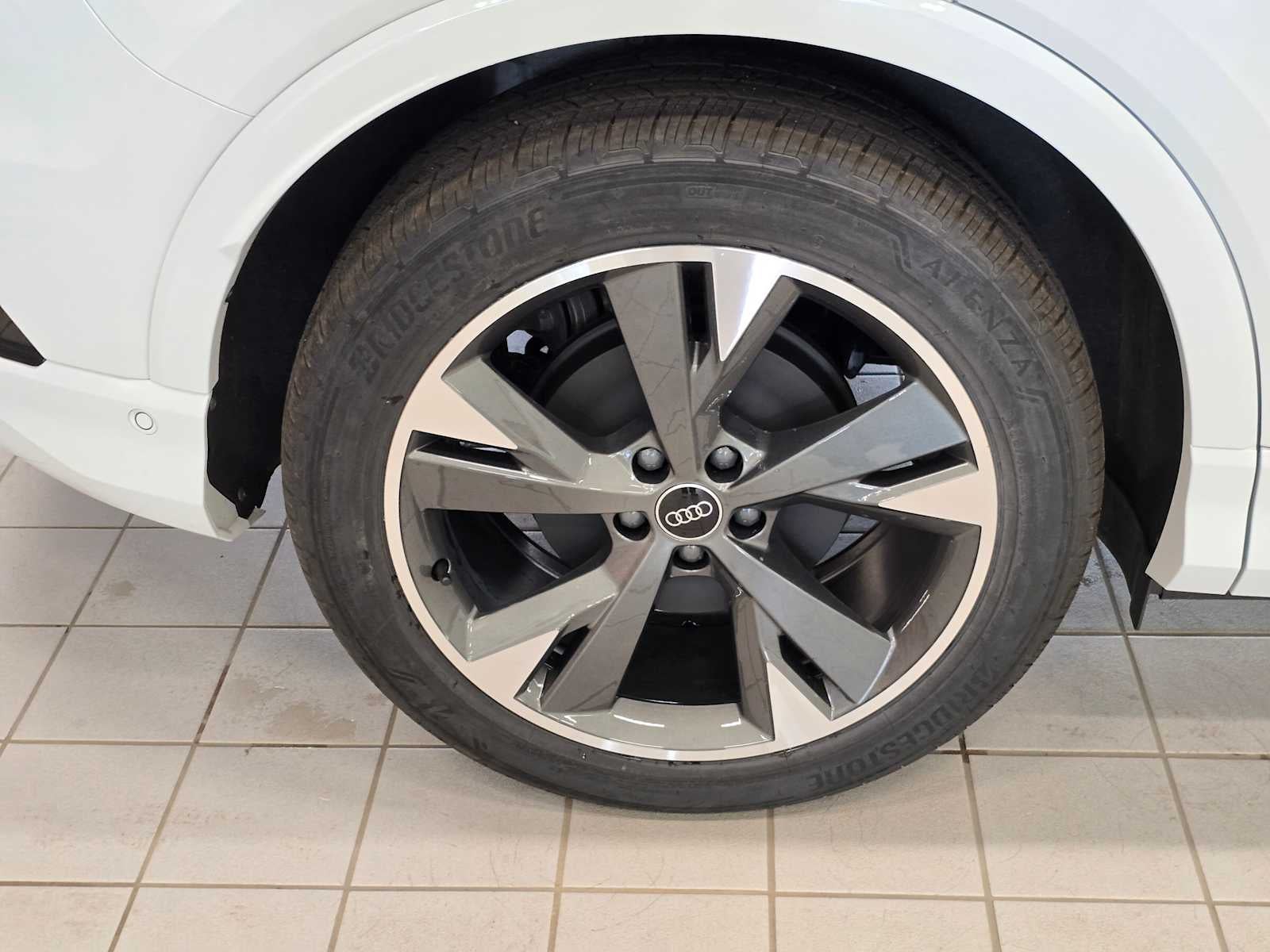 2024 Audi Q4 e-tron Base