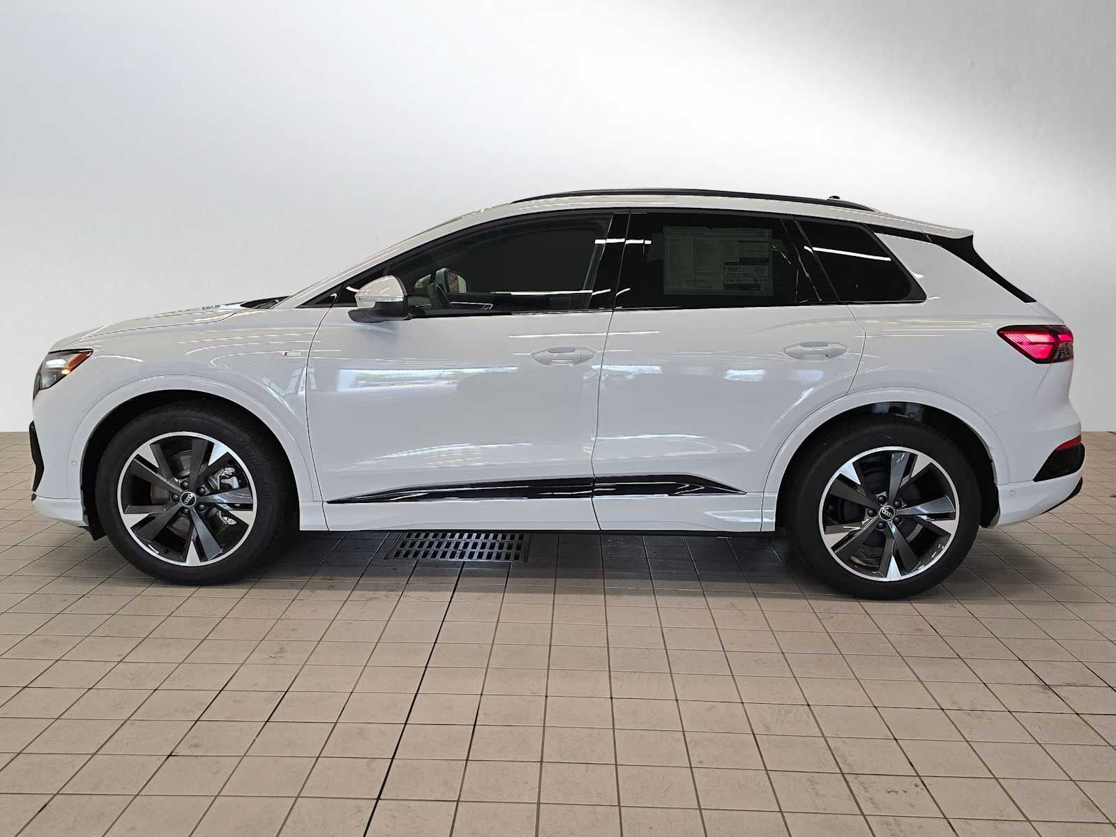 2024 Audi Q4 e-tron Base