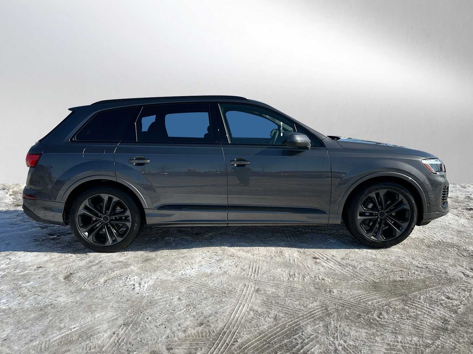 2026 Audi Q7 Base