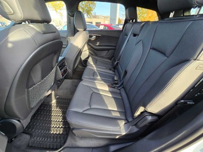 2025 Audi Q7 Base